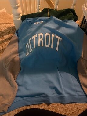 Kiloh & Co Detroit Colorblock Sweatshirt - Light Blue & Gray